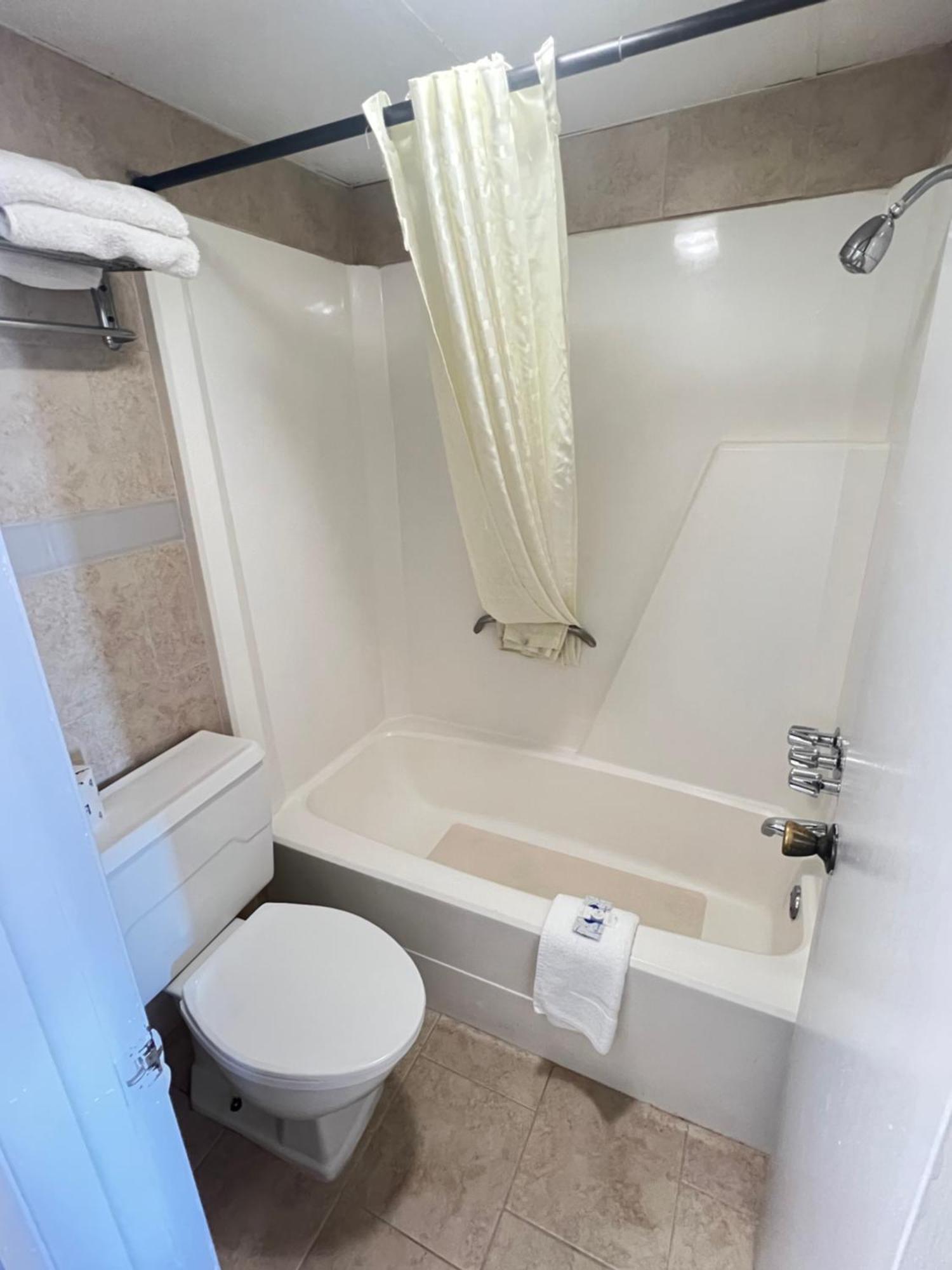 Hotel 81 El Reno 外观 照片
