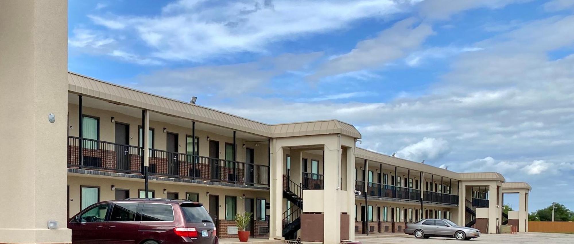Hotel 81 El Reno 外观 照片